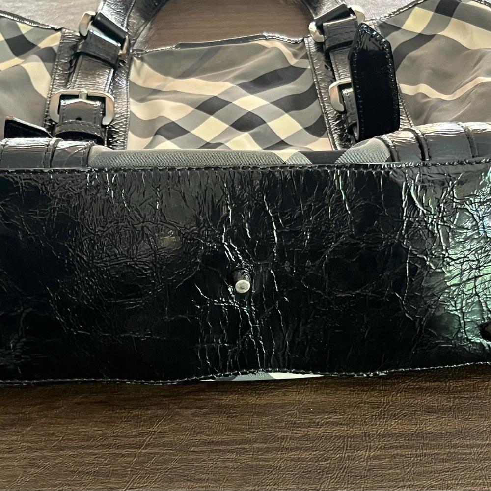 Burberry Lowry Plaid Black Beat Check Tote Shoulder Bag with Dust Bag - Picture 7 of 16